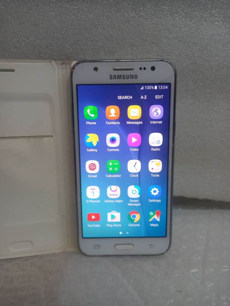 Samsung Galaxy J5 (8GB) White Mobile Phone with Case
