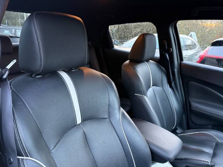 2016 Nissan Juke 1.2 DiG-T Tekna 5dr HATCHBACK PETROL Manual