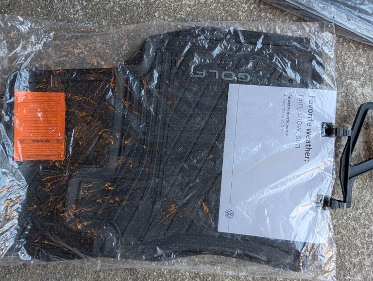 Genuine VW Golf FRONT Rubber Floor mats. 