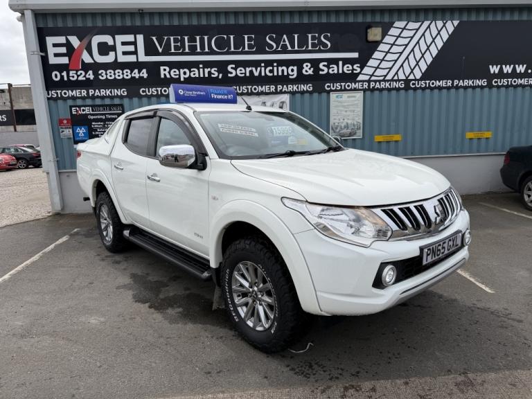 2015 Mitsubishi L200 2.4 DI-D 4X4 TITAN DCB Manual 4x4 Diesel Manual