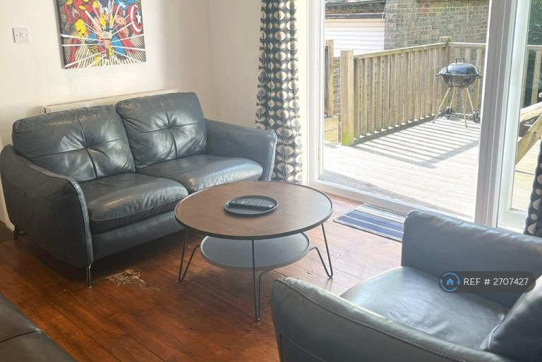 5 bedroom house in Bevendean Crescent, Brighton, BN2 (5 bed) (#2707427)