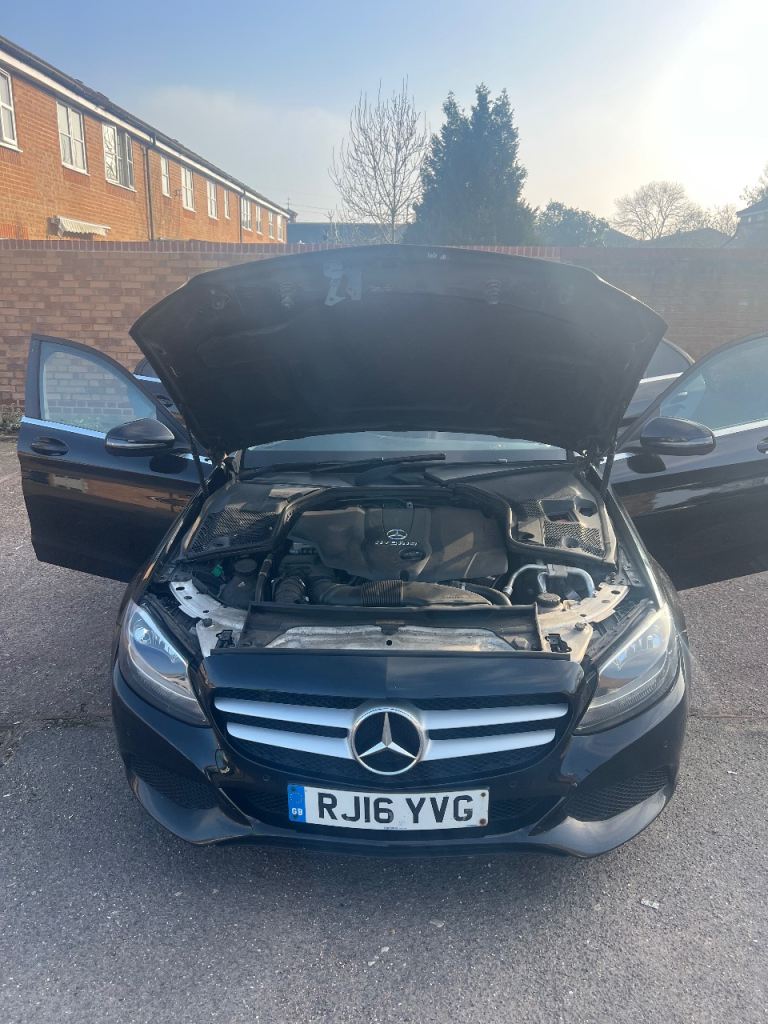 Mercedes Benz c class (C300 hybrid se executive 