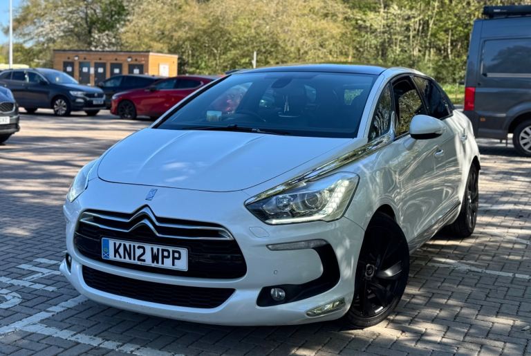 Citroen, DS5, Hatchback, 2012, Manual, 1997 (cc), 5 doors