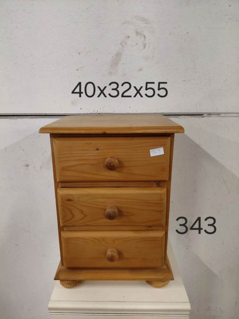 3 drawer bedside 40cm x 32cm x 55cm, Ref:343