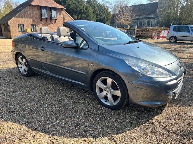 Peugeot 307 Convertible - MOT Jan 27 - Perfect for summer - Cambelt done £1250