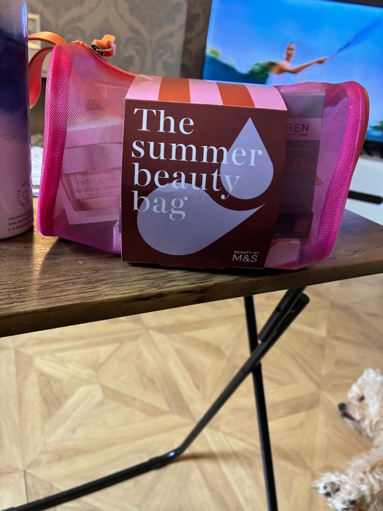 Summer beauty bag 