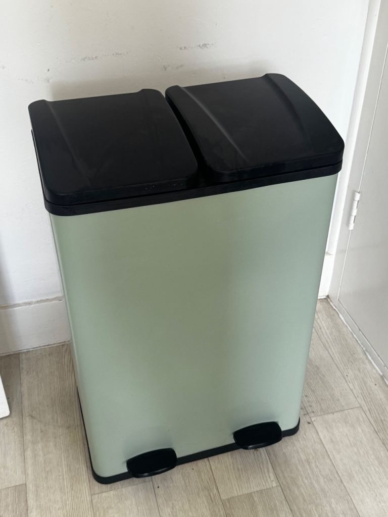 Dual Compartment Kitchen Bin – Good Condition, Light Green