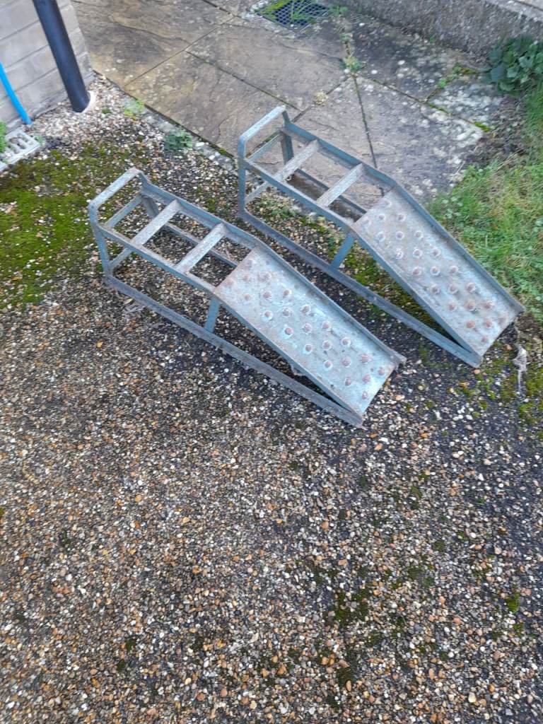 Pair of car ramps 