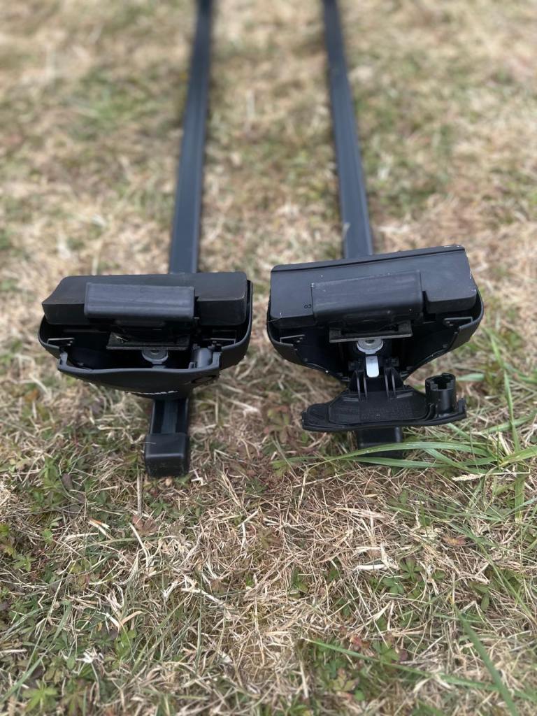 Thule Black Car Roof Bars - Excellent condition 