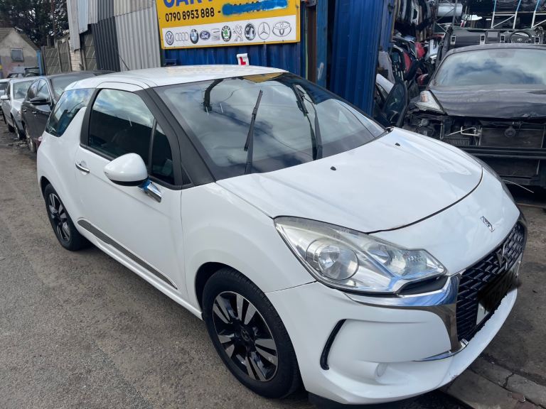 2017 DS3 2Door 1.2 Petrol HMZ(EB2F) 5speed White BREAKING parts 
