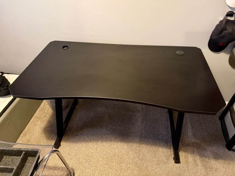 Black Gaming Desk with Z-Shaped Legs 