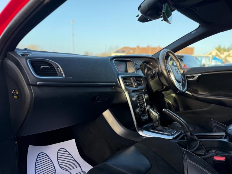 2016 Volvo V40 T2 [122] R DESIGN 5dr Geartronic HATCHBACK Petrol Automatic