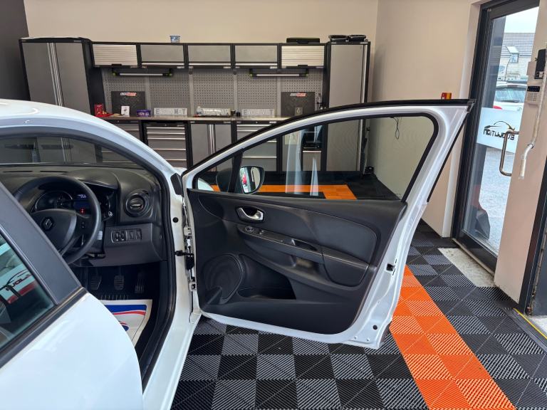 2016 Renault Clio 1.2 16V Play 5dr HATCHBACK Petrol Manual