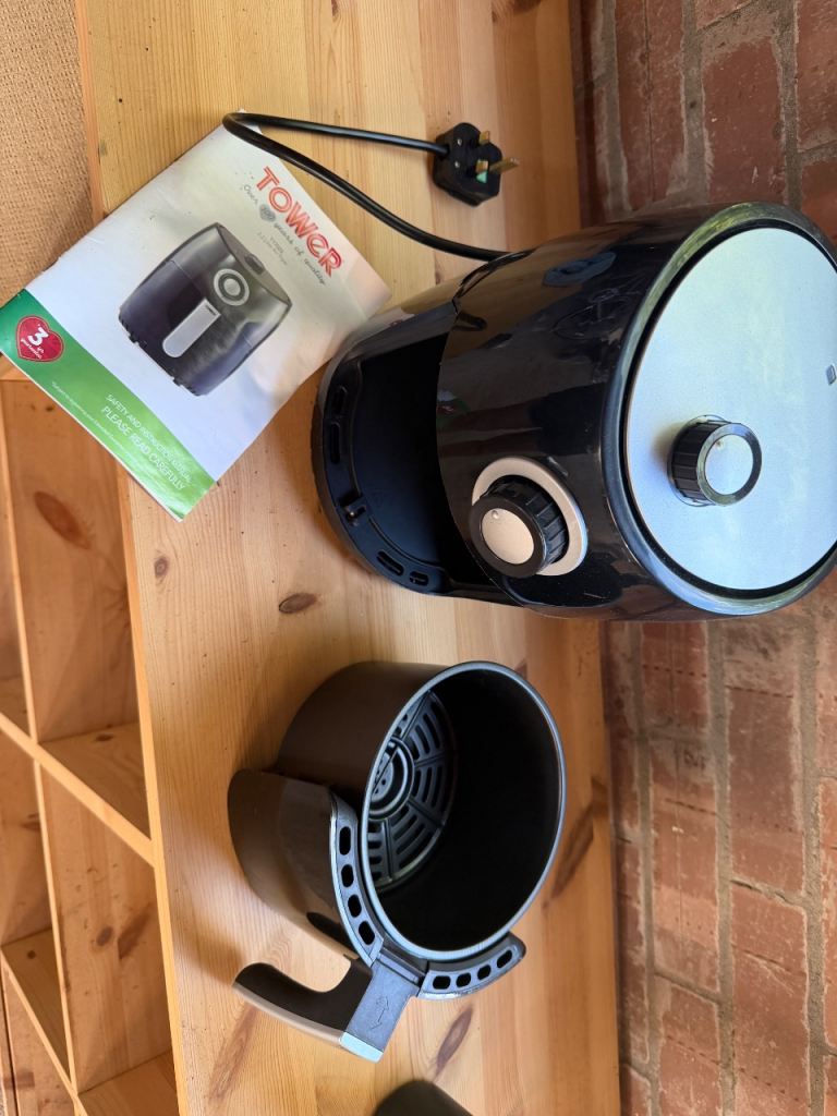 Tower Air Fryer – Black, Good Condition with Manual
