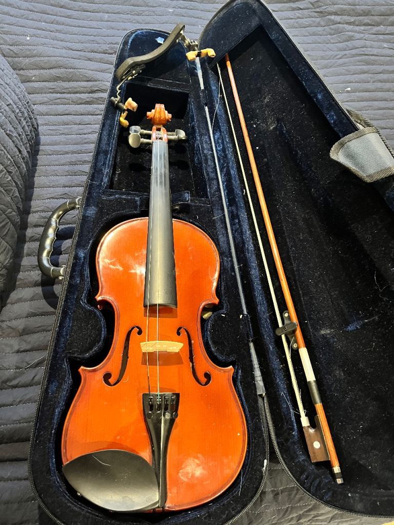Violin with Case and Bow– Good Condition