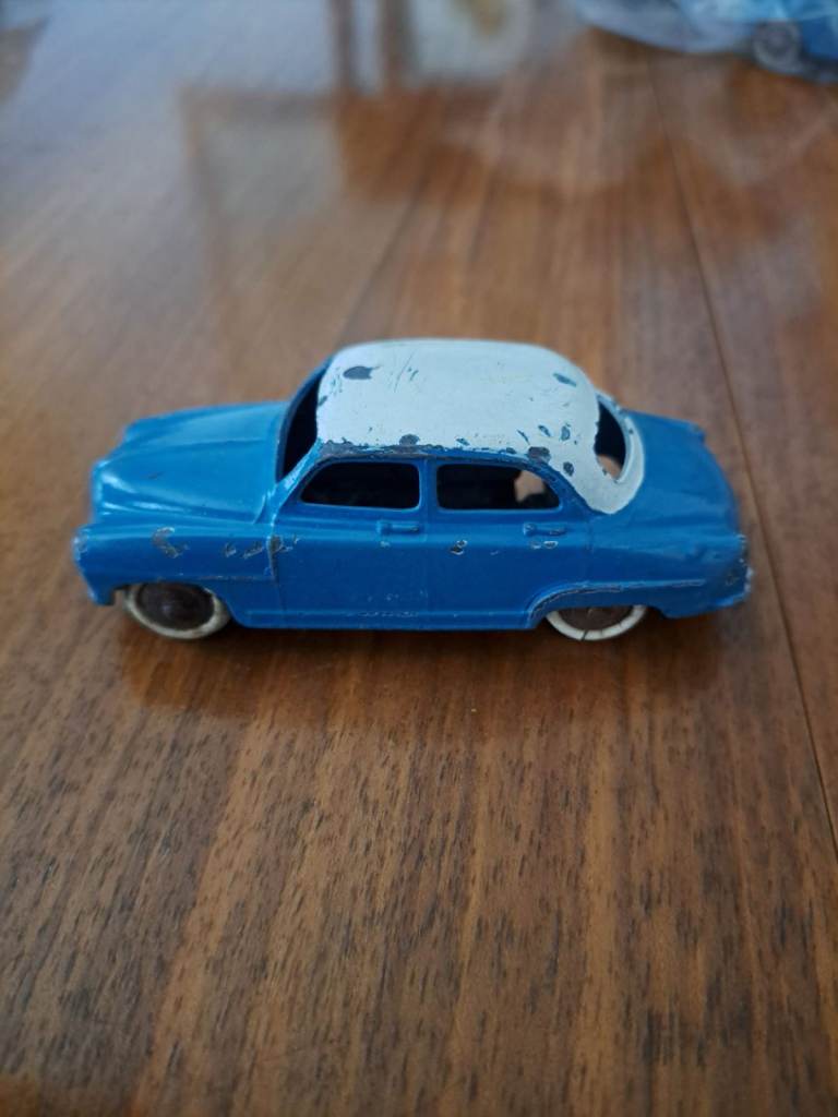 Dinky Simca 9 Aronde