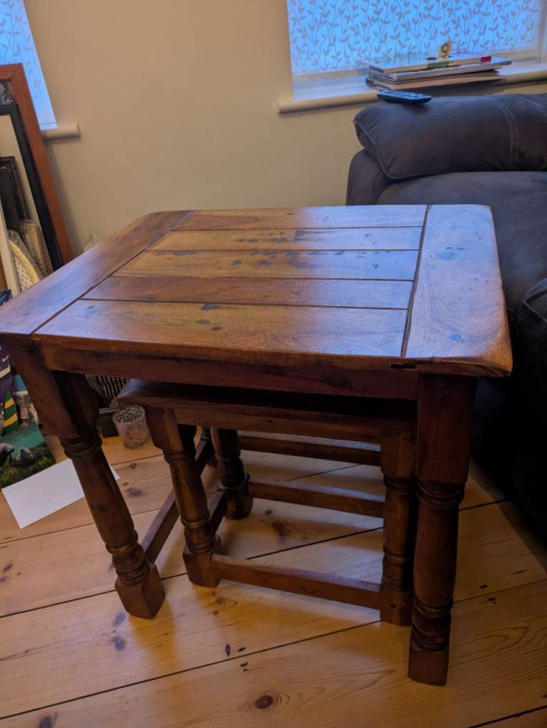 PENDING COLLECTION Free wooden nesting tables 