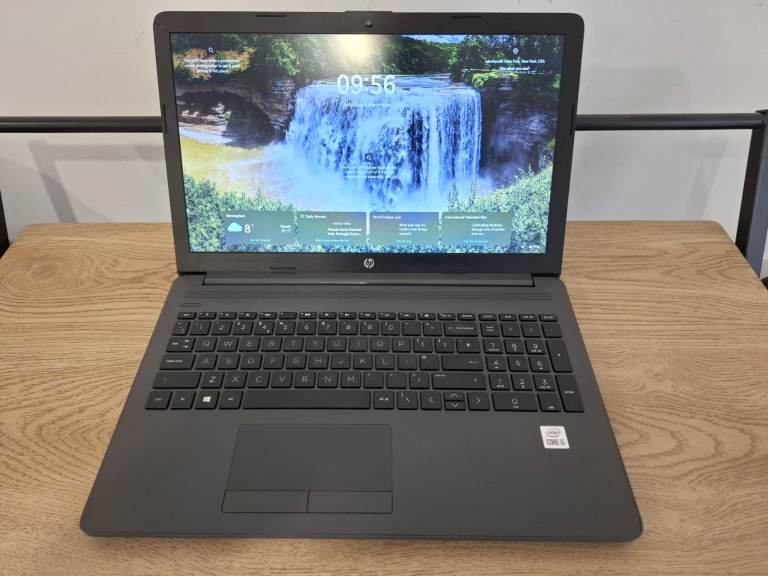 Fast HP Laptop (15.6" FHD / i5 / 8GB / 256GB)