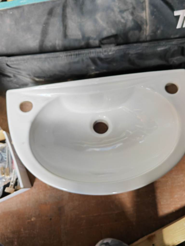 image for Small sink / wash basin 