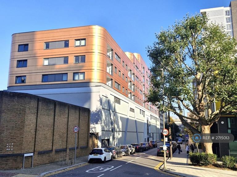 2 bedroom flat in Holman Road, London, SW11 (2 bed) (#2715013)