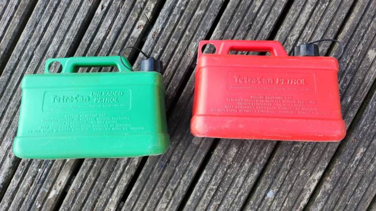 2 Fuel Cans - 5 Litre