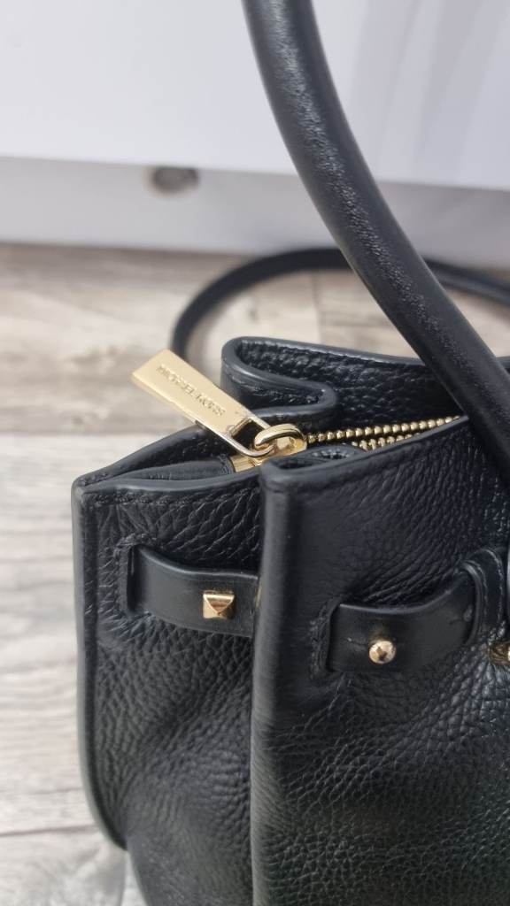 MICHAEL KORS GENUINE LEATHER BAG 