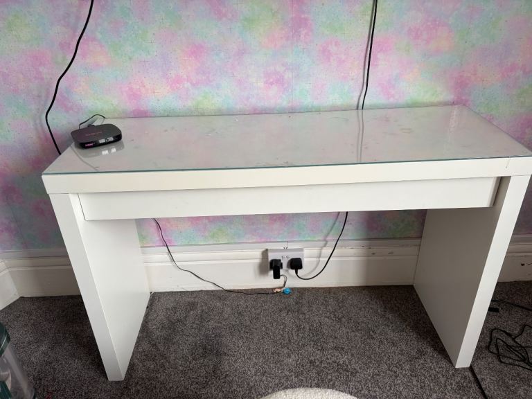 White Desk with Glass Top and Drawer – Good Condition