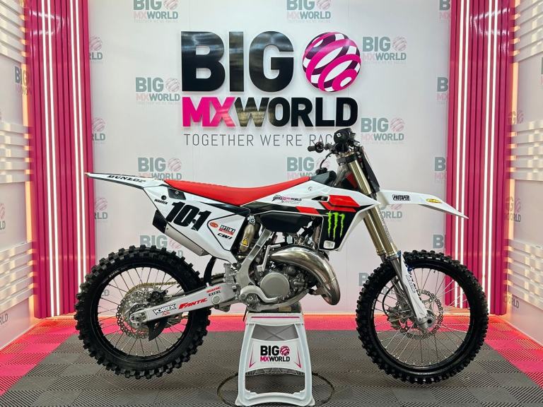 Fantic XX 125 2025 - Only 9 Hours - Stock & Mint Condition