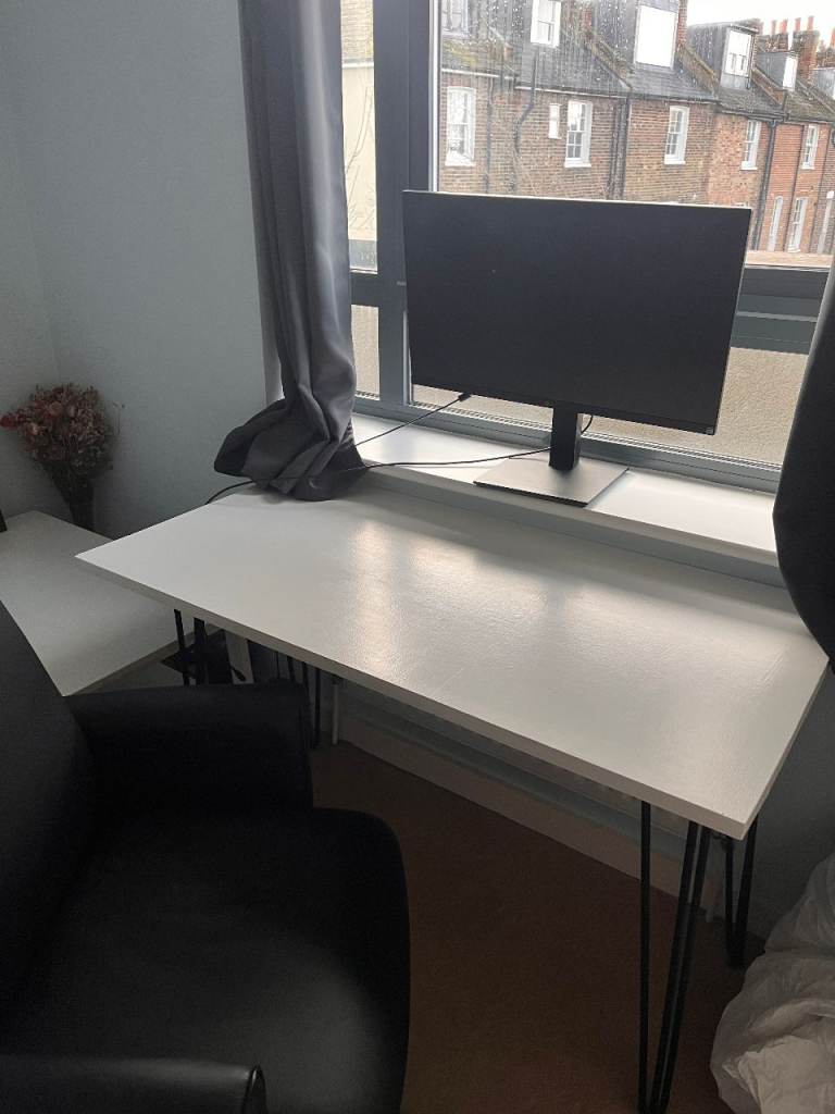 White wood board + 71cm Hairpin Legs - Desk & Dining Table black