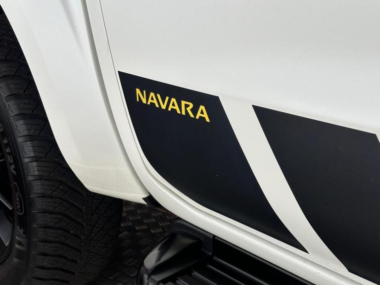 2018 Nissan Navara 2.3 dCi N-Guard Auto 4WD Euro 6 4dr PICK UP Diesel Automatic