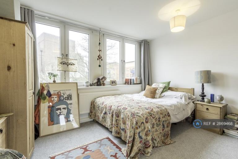 4 bedroom flat in Peckham, London, SE15 (4 bed) (#2869468)