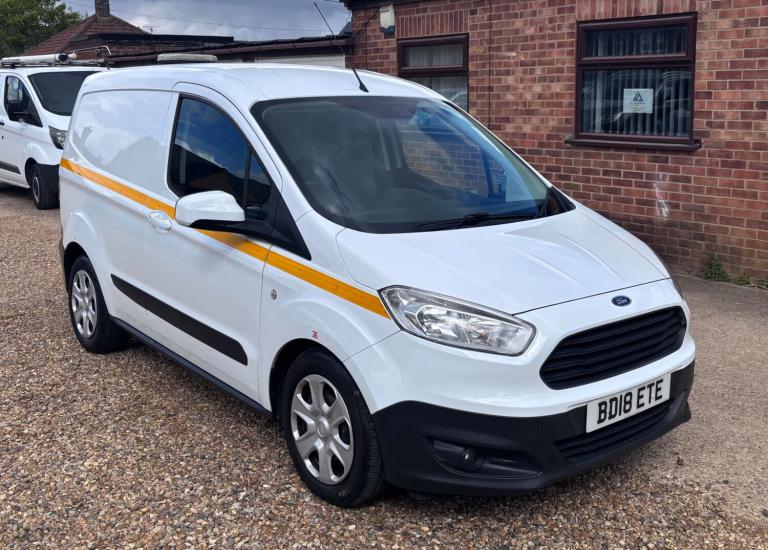 2018 Ford Transit Courier 1.5 TDCi Trend Van PANEL VAN DIESEL Manual