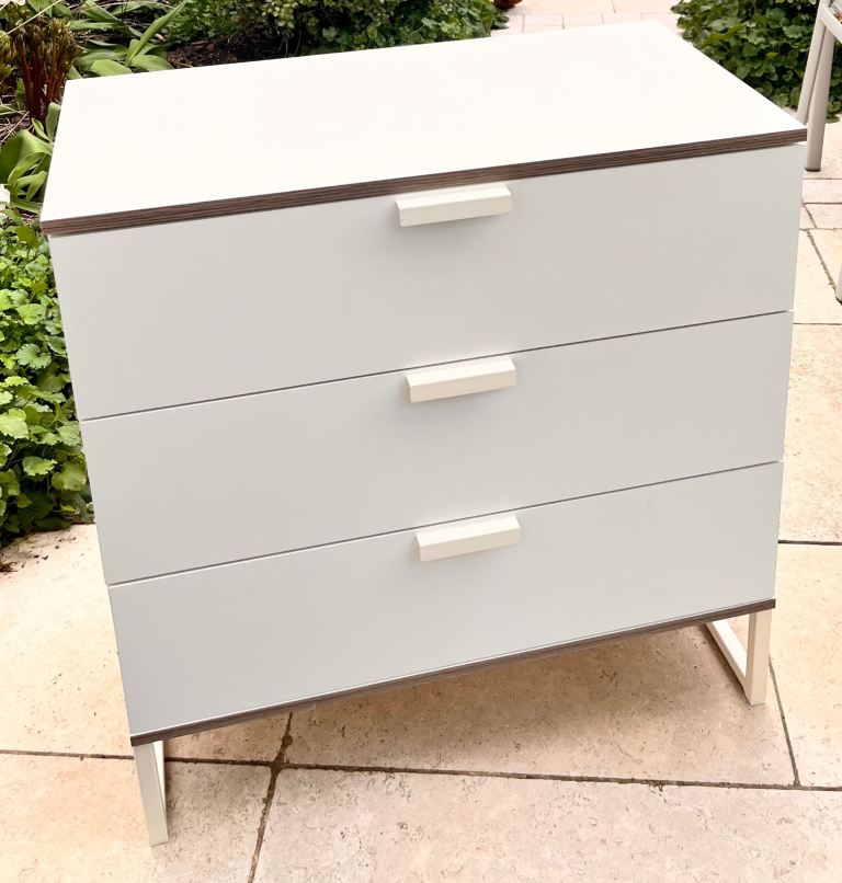 White 3-Drawer Chest of Drawers – Good Condition