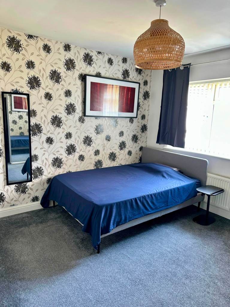 Spacious and Cosy Double Rooms for Rent in - M24 4WR