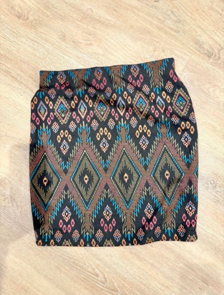 New Look Tall Patterned Skirt – Size 12