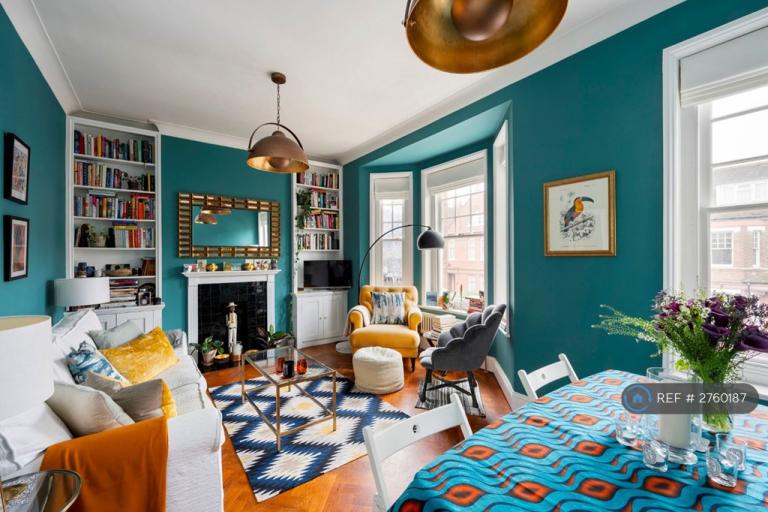 2 bedroom flat in Amesbury Avenue, London, SW2 (2 bed) (#2760187)