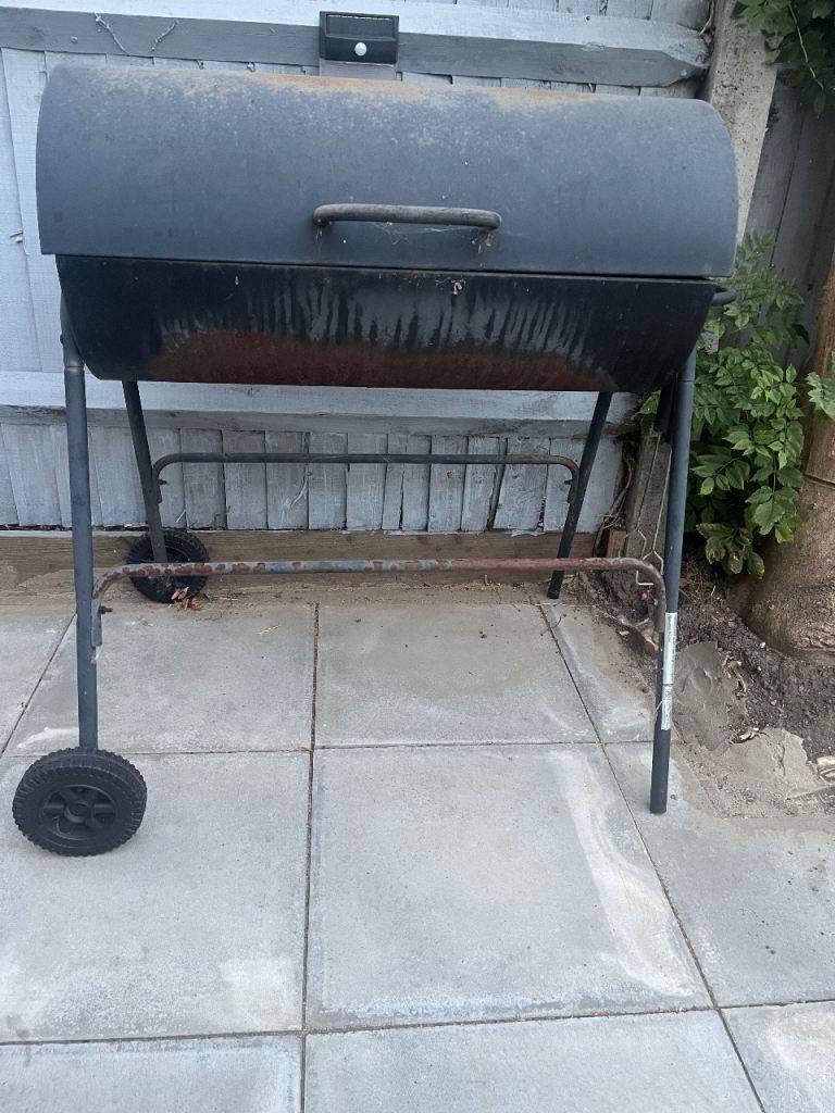 BBQ Grill with Wheels