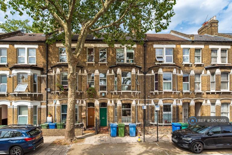 5 bedroom house in Searles Road, London, SE1 (5 bed) (#3041365)
