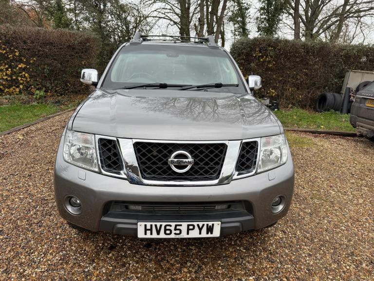 2015 Nissan Navara Double Cab Pick Up Outlaw 3.0dCi V6 231 4WD Auto PICK UP Diesel Automatic