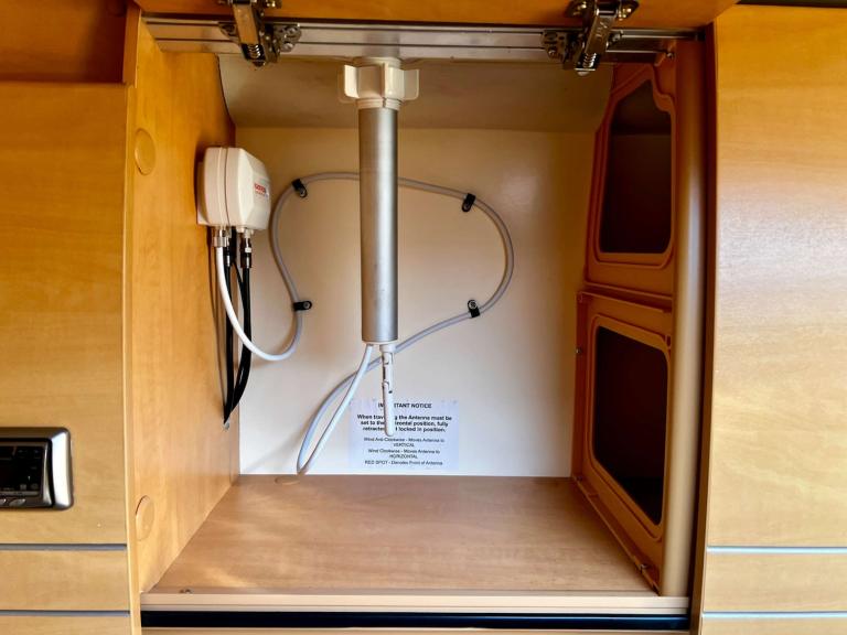 2011 Peugeot Olympus 462 Olympus 462 Single Axle Unlisted Petrol Automatic