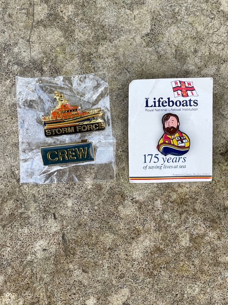 3 brand new unused rnli badges 