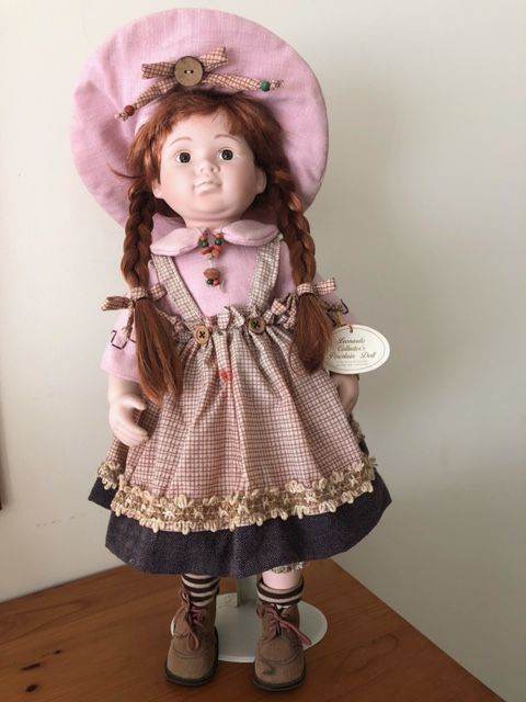 Porcelein Doll ny Leonardo Collection on stand 41cm High