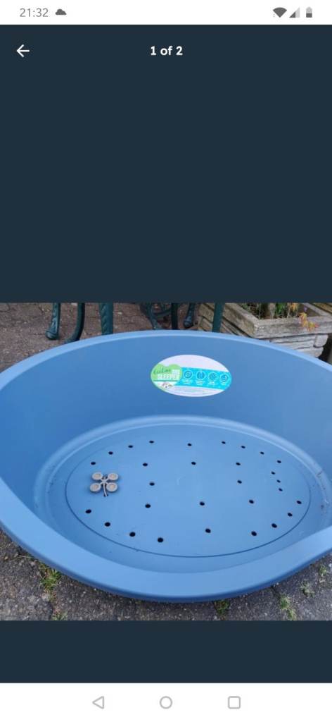 FREE Medium sized plastic dog bed PLEASE READ 