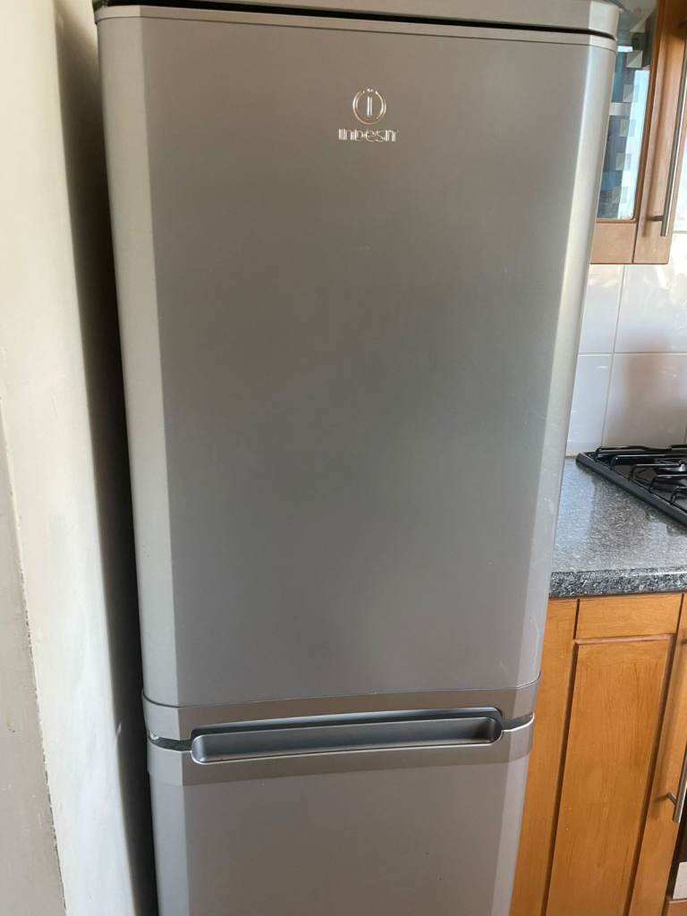 Indesit IBD5515S1 Freestanding Fridge Freezer (Silver)