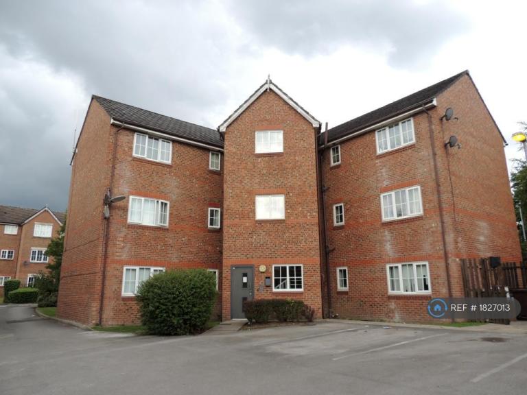 2 bedroom flat in Marshbrook Drive, Manchester, M9 (2 bed) (#1827013)