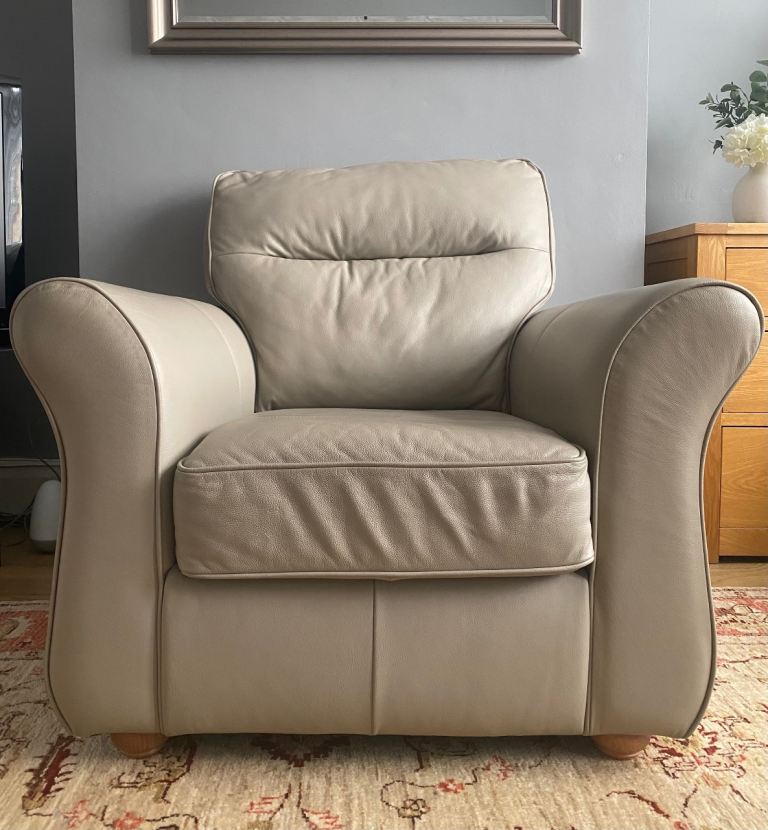 Single seat sofa