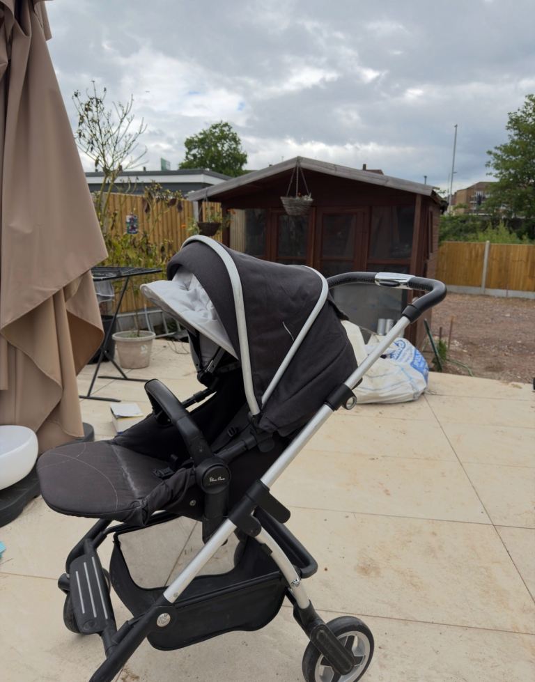 Push chair silver cross only £75