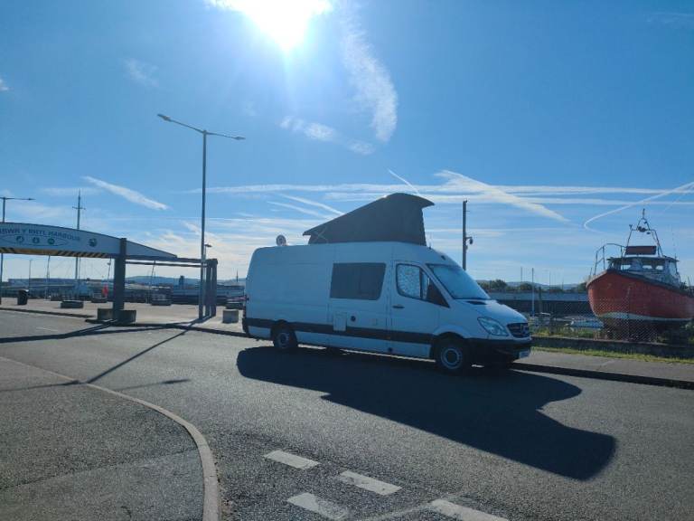 Sprinter camper van motorhome 