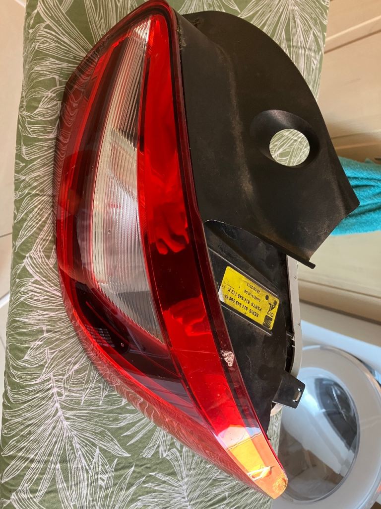 Seat Ibiza FR drivers side rear light 2013 spares or repair