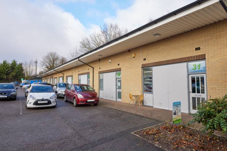 Basingstoke - RG24 8UP \ Workshop in Basepoint Stroudley Road